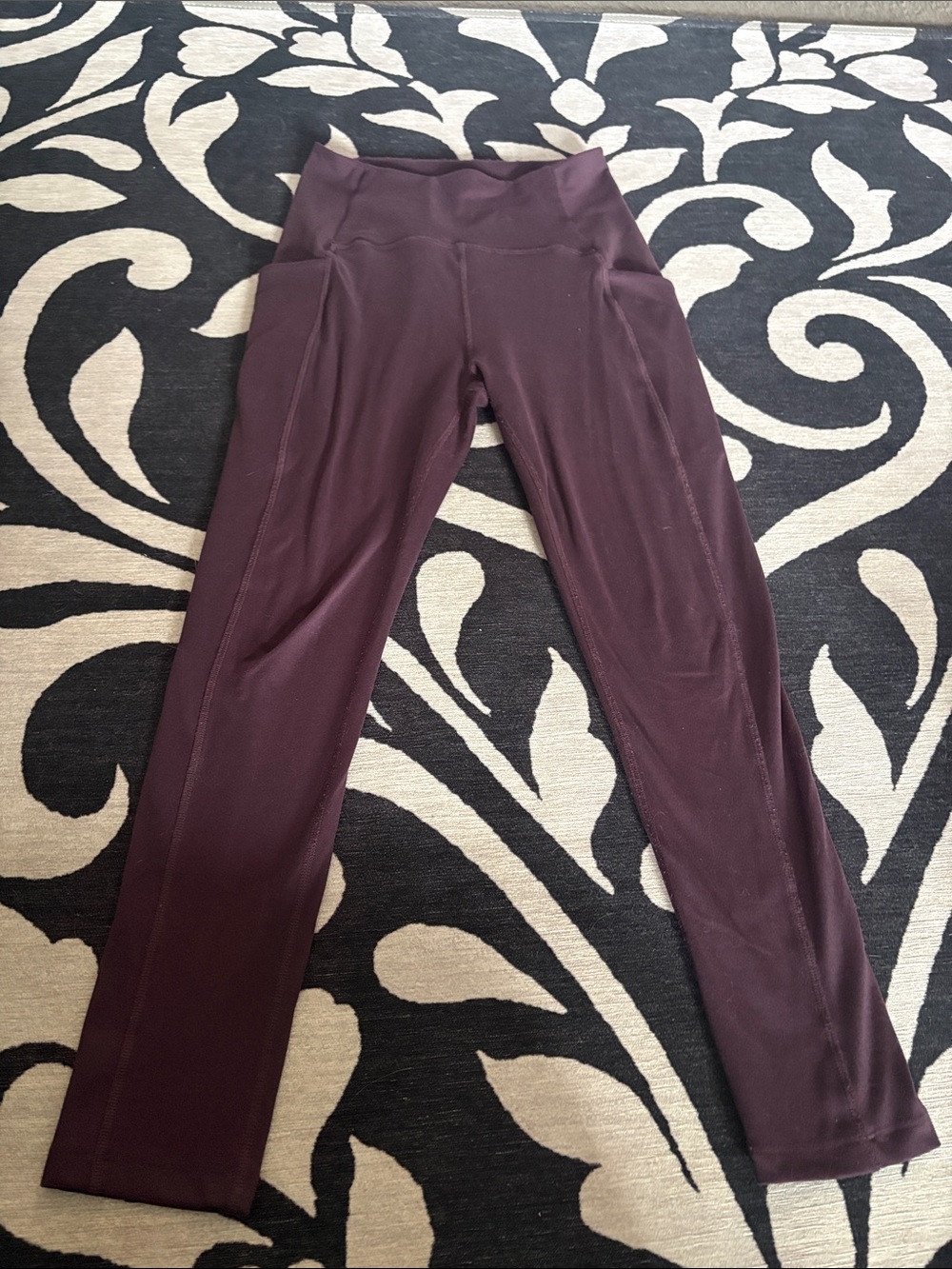 Beyond Yoga High-Waist Leggings in Plum